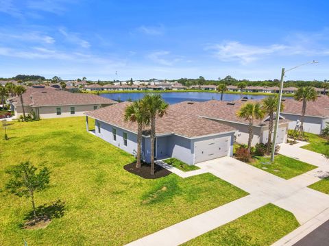Photo of 521 Cherimoya Street, Fort Pierce, FL 34981 (MLS # B26018003)