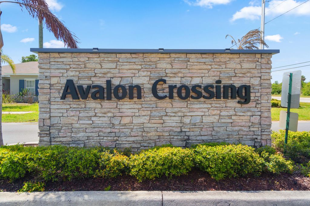 Photo of 521 Cherimoya Street, Fort Pierce, FL 34981 (MLS # B26018003)