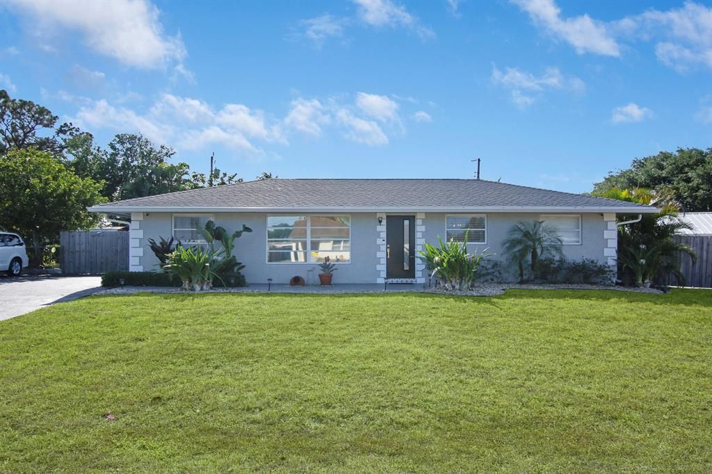 Photo of 9507 Bellewood Street, Palm Beach Gardens, FL 33410 (MLS # R10706292)