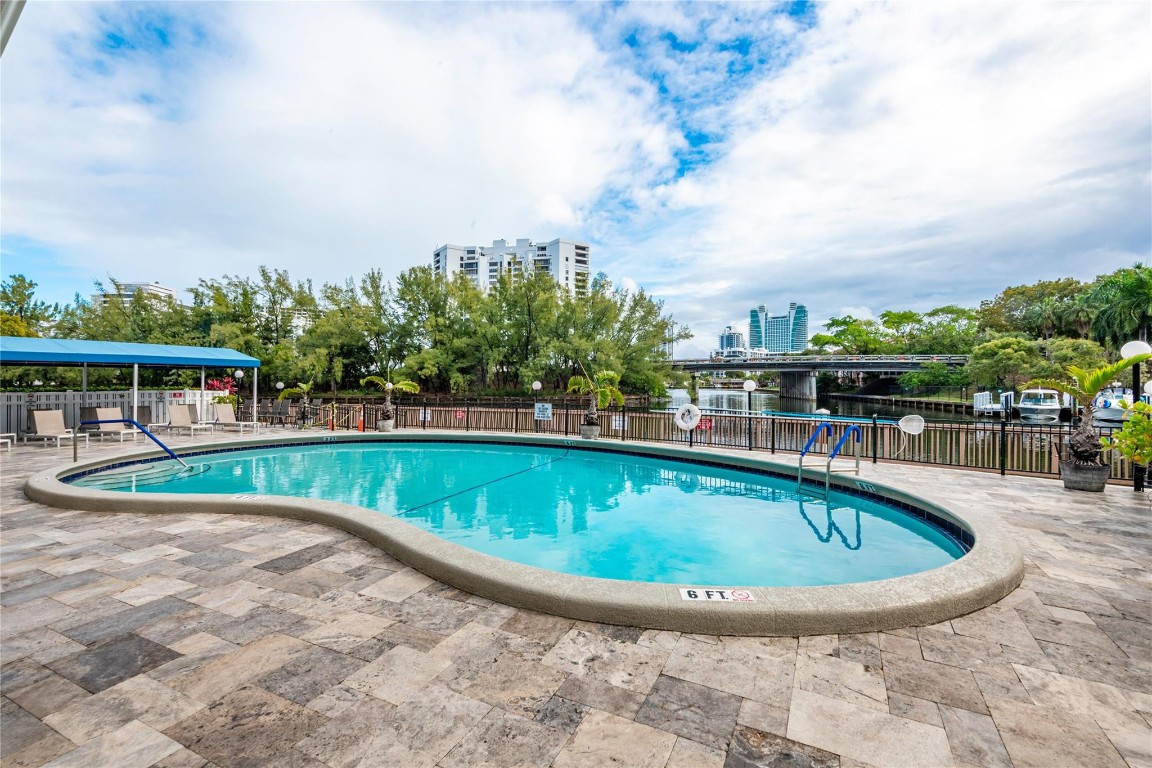 FAIRWAYS - Residential