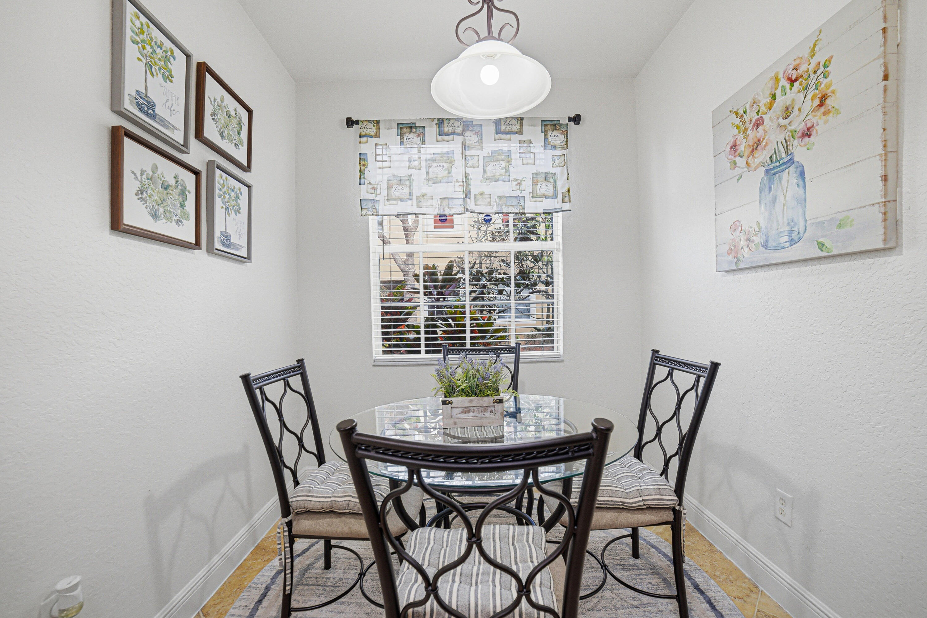 HAMPTON HILLS - Residential