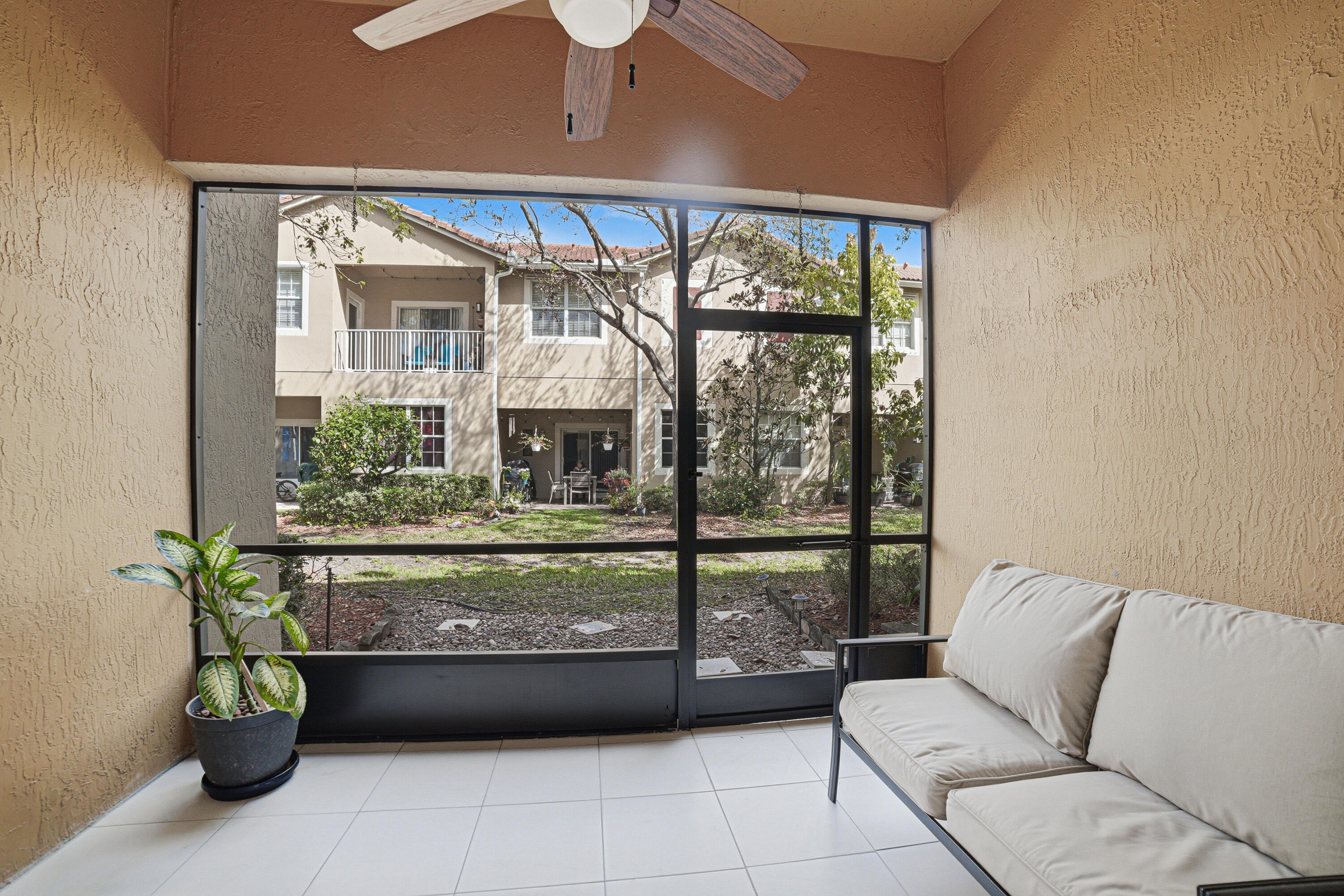 HAMPTON HILLS - Residential