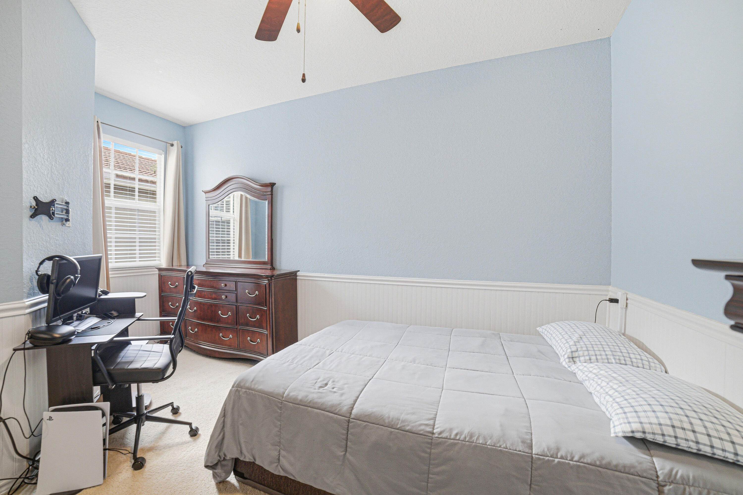 HAMPTON HILLS - Residential