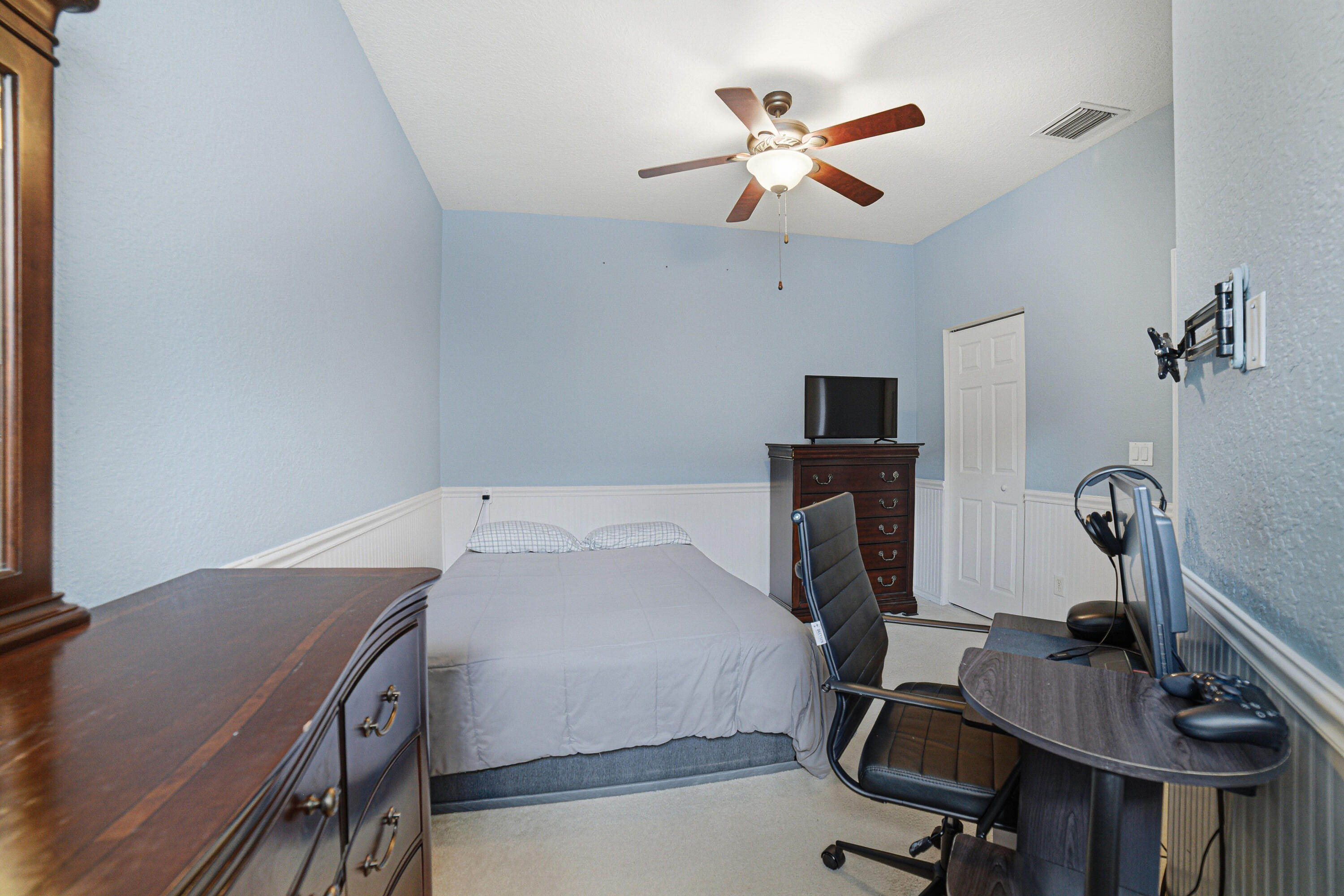 HAMPTON HILLS - Residential