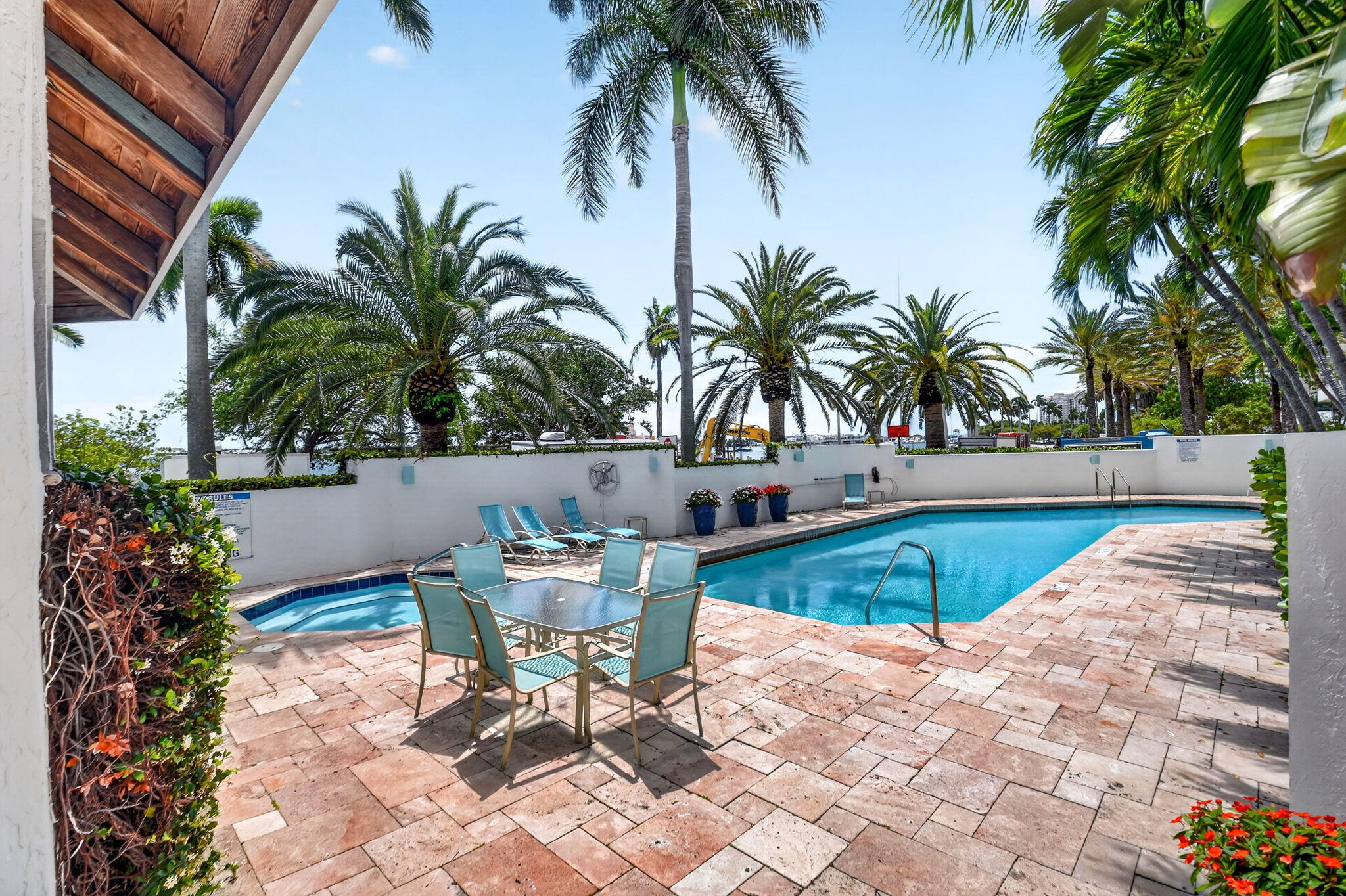 VILLA LOFTS CONDO - Residential