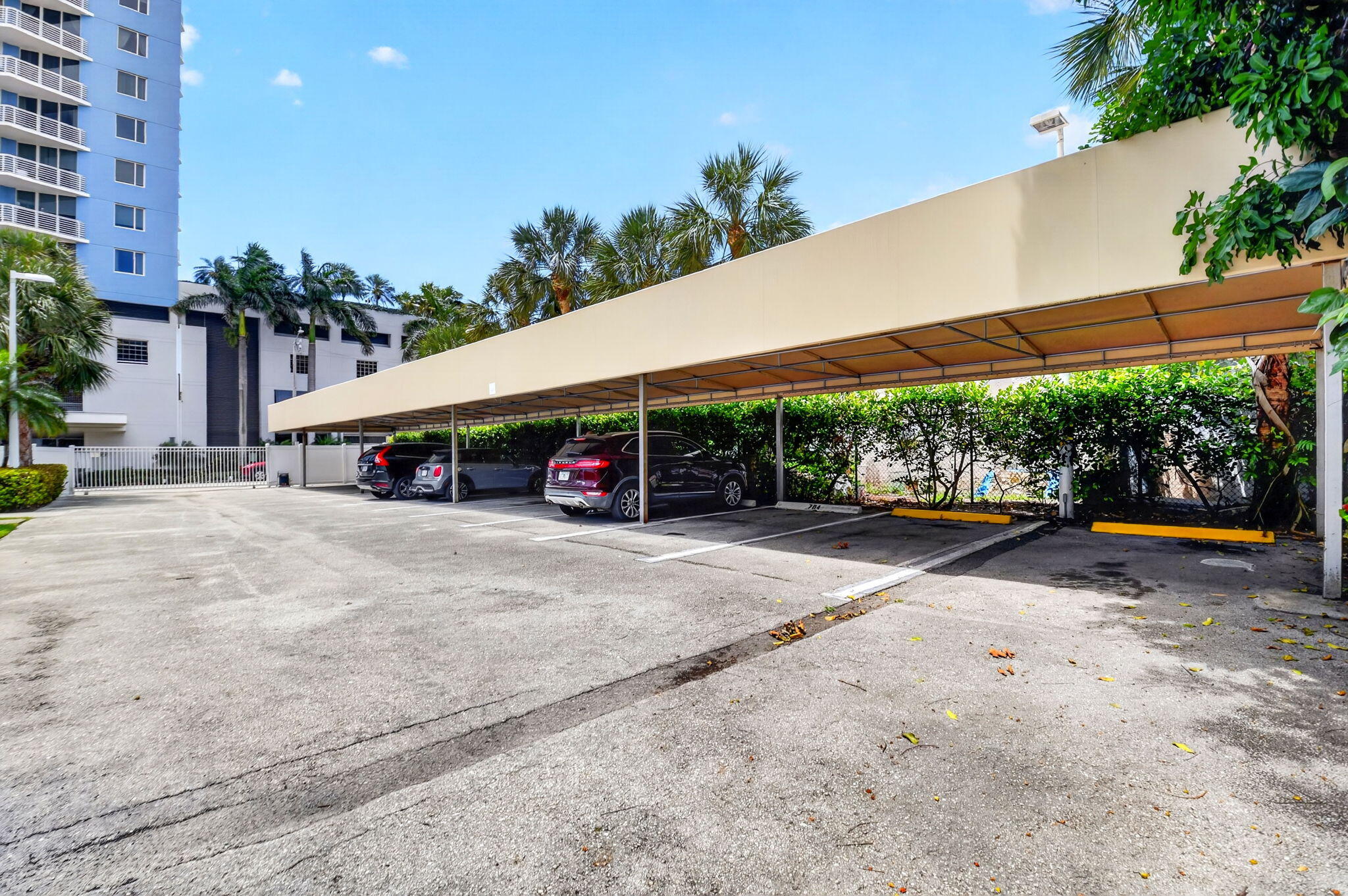 VILLA LOFTS CONDO - Residential