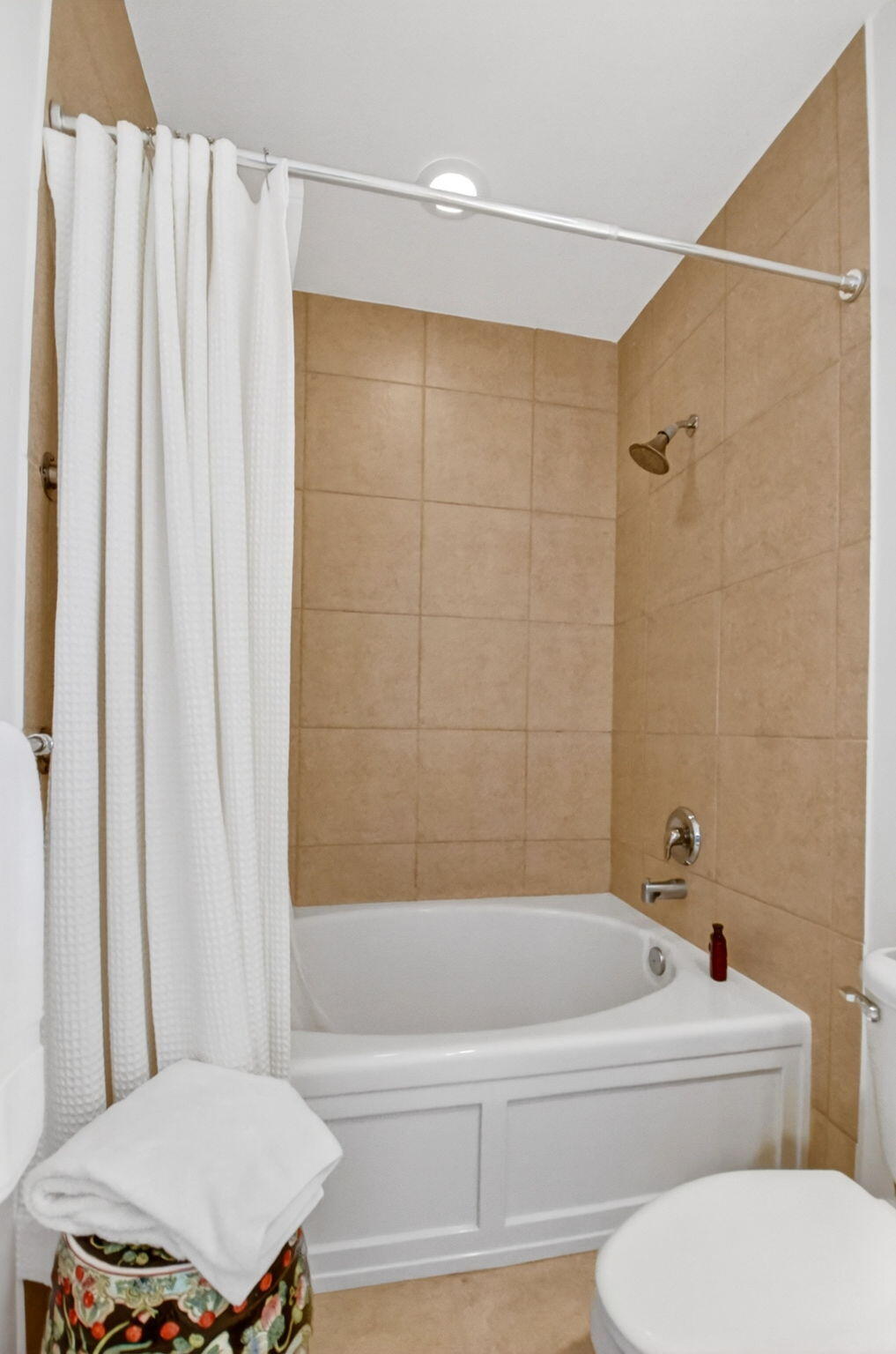 VILLA LOFTS CONDO - Residential