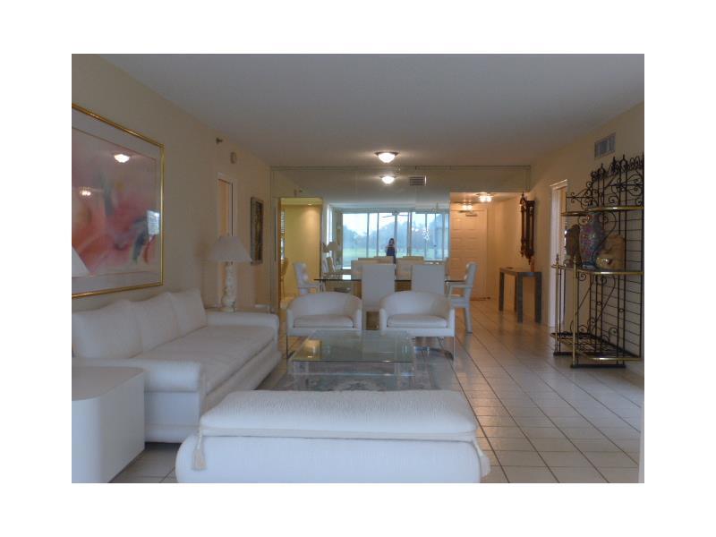 PALM AIRE COUNTRY CLUB - Residential