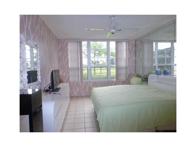 PALM AIRE COUNTRY CLUB - Residential