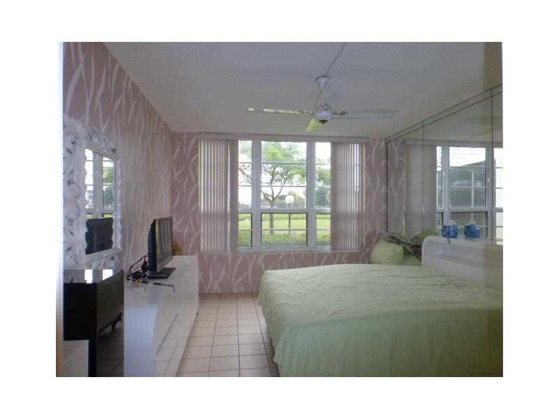 PALM AIRE COUNTRY CLUB - Residential