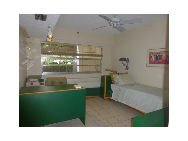 PALM AIRE COUNTRY CLUB - Residential