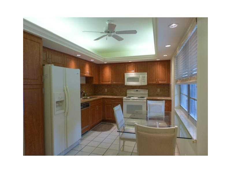 PALM AIRE COUNTRY CLUB - Residential