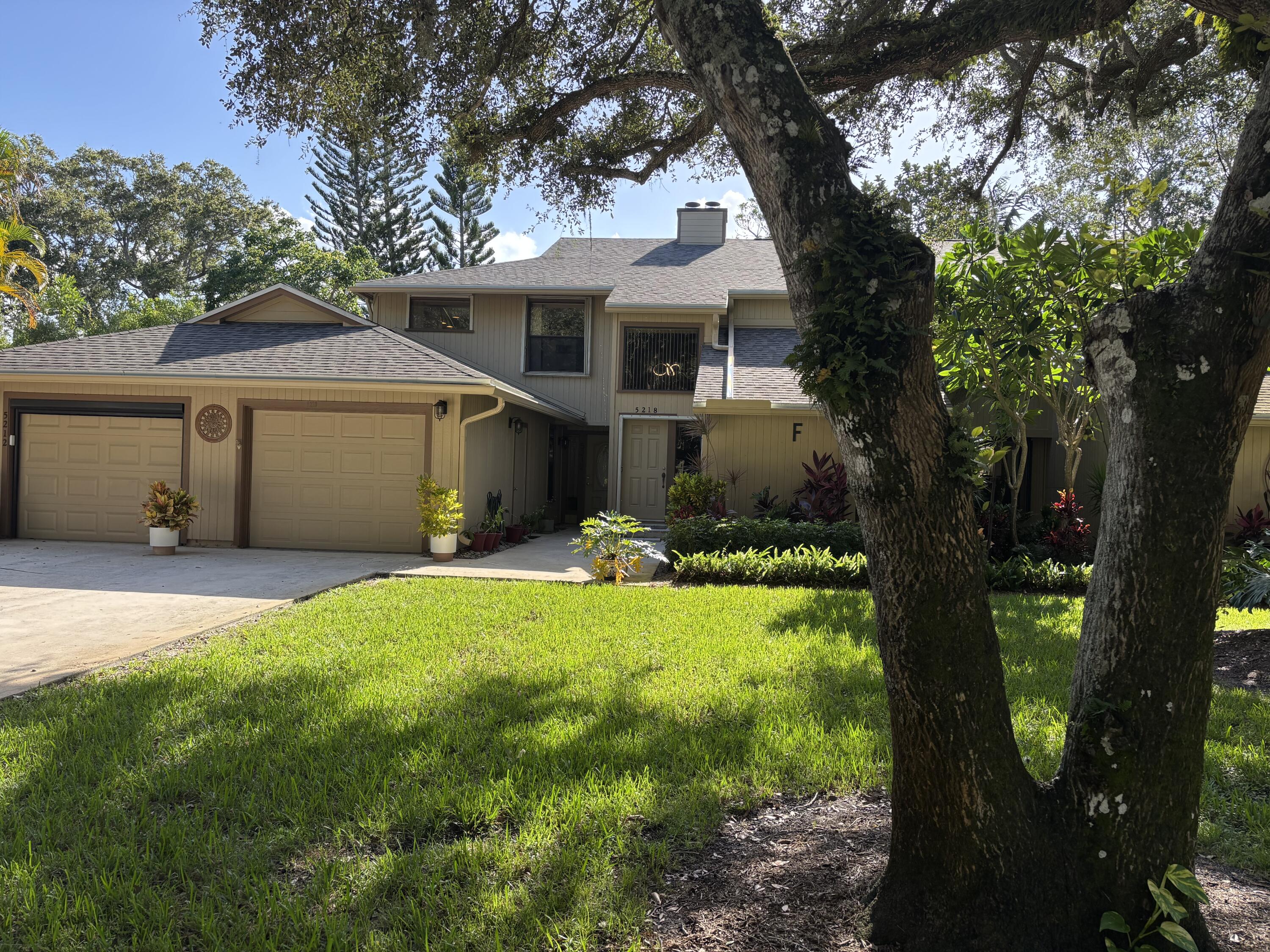 Welcome to the Best kept Secret in Stuart. If you are looking for a quiet, beautiful setting to spend your days and nights then you have found it. We have access to the best fishing pier in the area, a gorgeous pool and hot tub, tennis courts/pickle ball and our own beach overlooking the intercoastal! If your into kayaking we have our own launch too. By the way, the neighbors are fantastic too! Come experience our Paradise!
