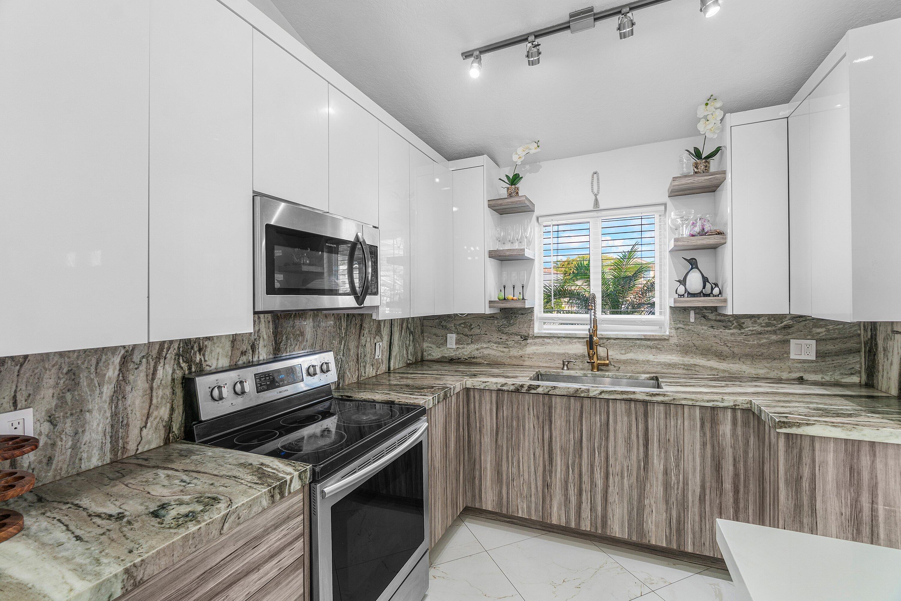 LAKES OF TARA UNIT 2 - Residential