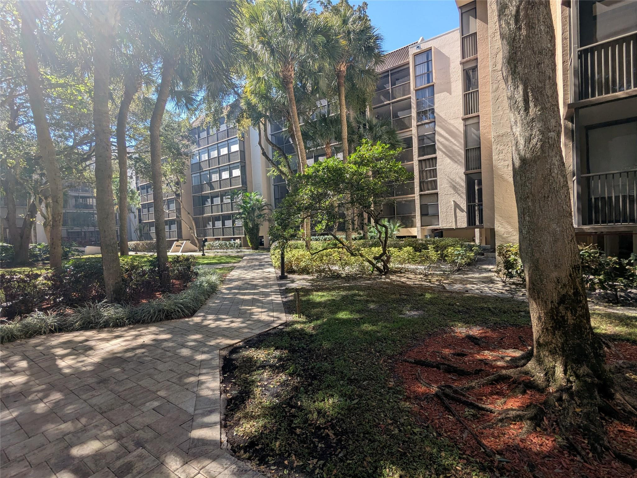 2812 N 46th Avenue G 272