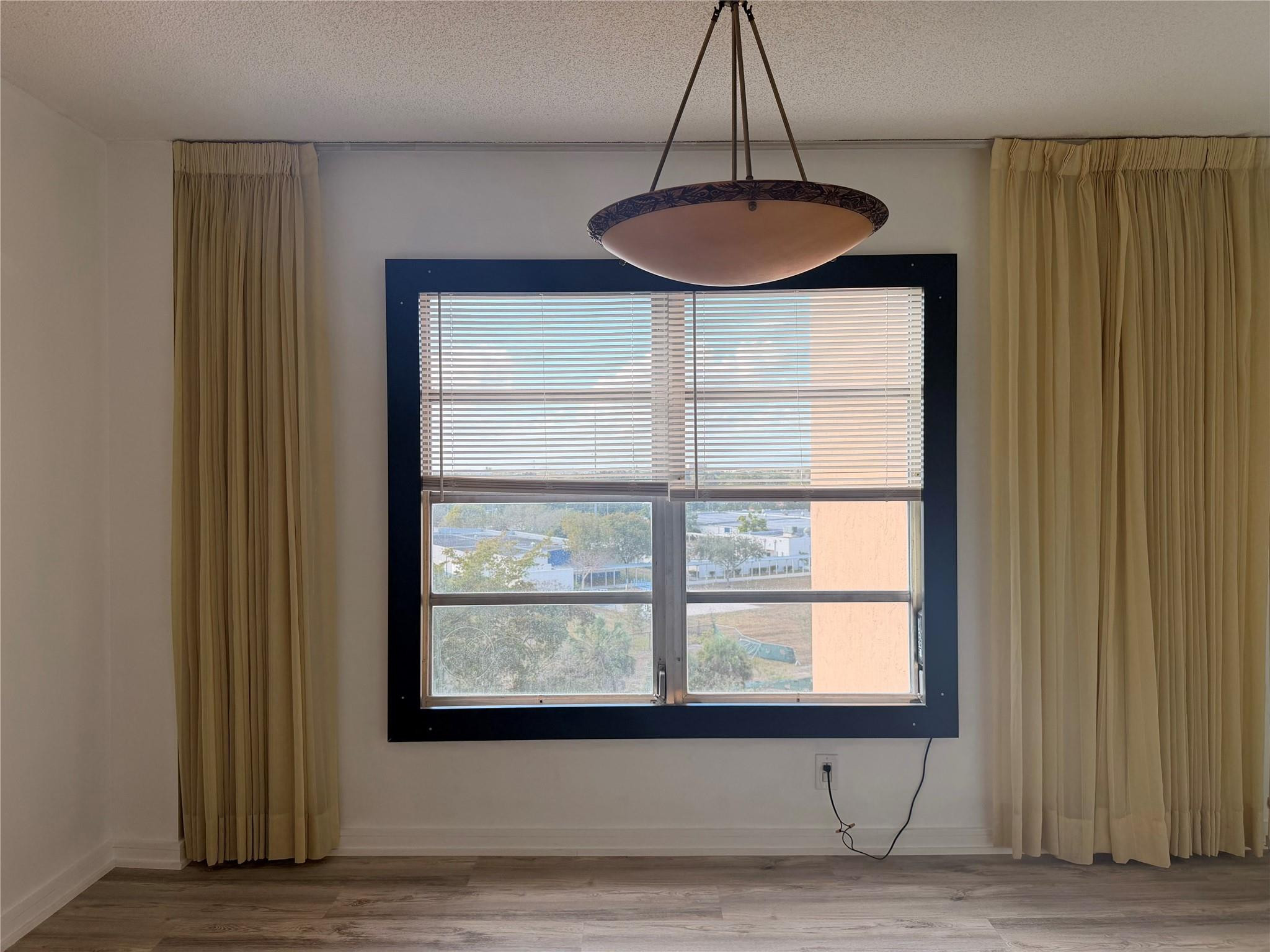 COUNTRY CLUB TOWER OF COR - Residential