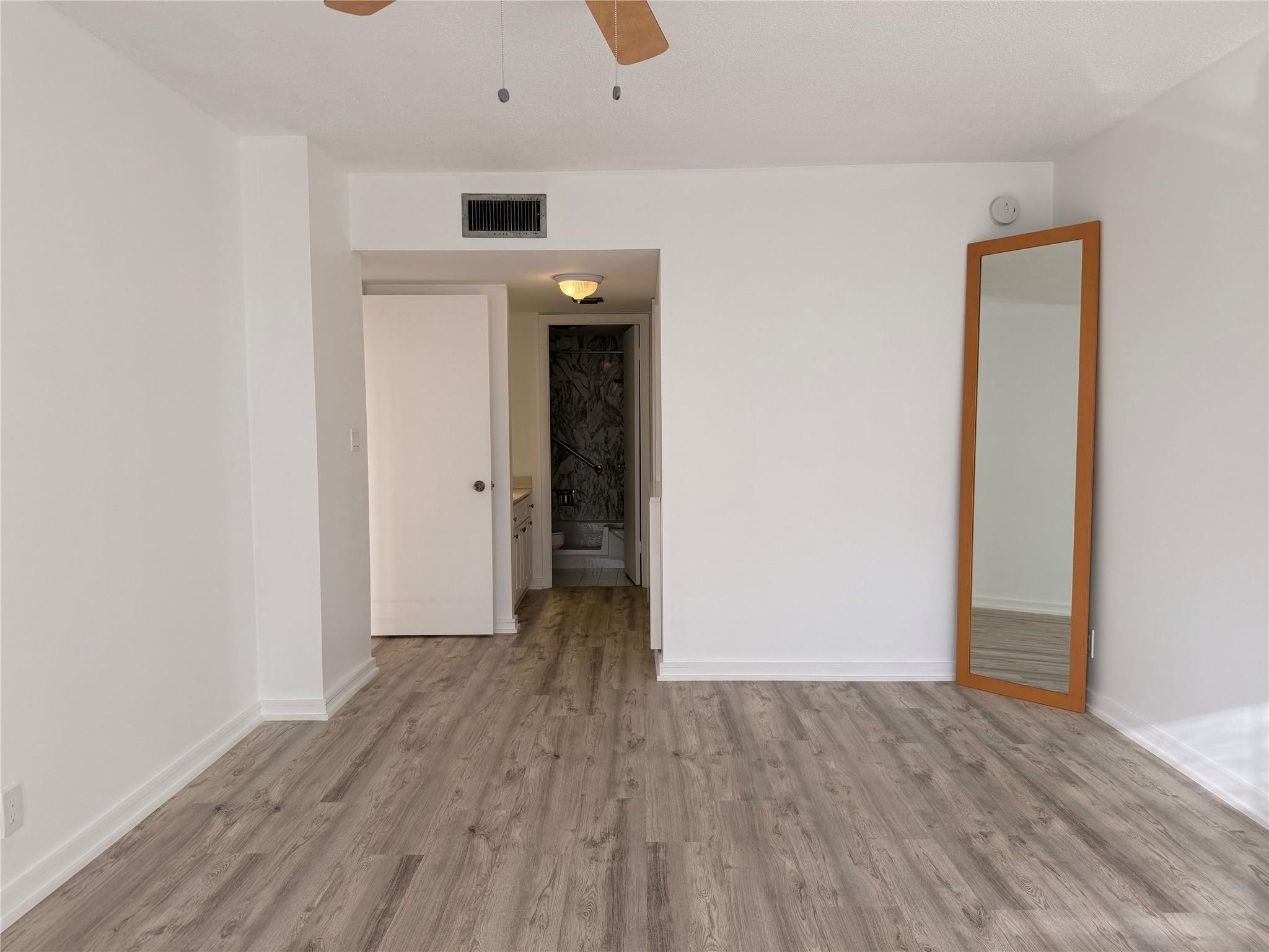 COUNTRY CLUB TOWER OF COR - Residential