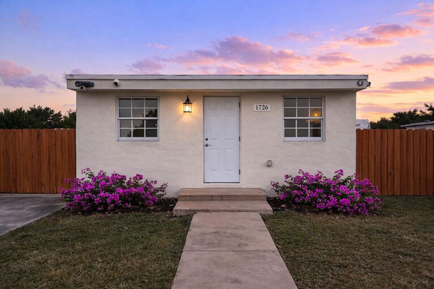 Remodeled 2-bedroom, 1-bath home on a spacious 7,500 sq ft duplex-zoned lot in Miami-Dade. Renovated in 2021 with a clean, move-in ready interior and a large backyard perfect for relaxing or entertaining. Conveniently located near US-1, the South Dade Busway transit station, shopping, dining, and about 1.5 miles from Southland Mall. Large lot offers potential for expansion, redevelopment, or income-producing opportunities.