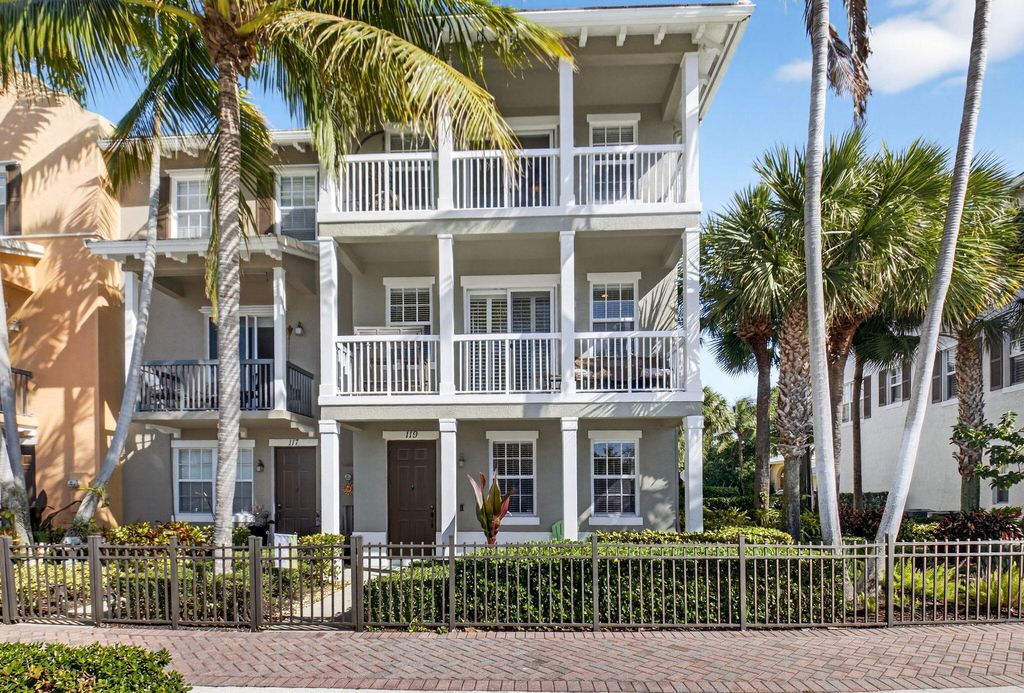 Photo of 119 SW 2nd Avenue, Delray Beach, FL 33444 (MLS # R11159623)