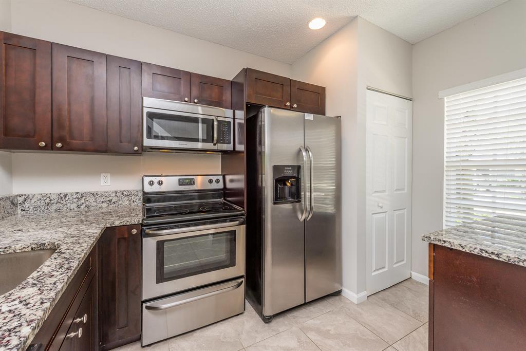 PALMBROOKE TOWNHOMES - Residential Lease