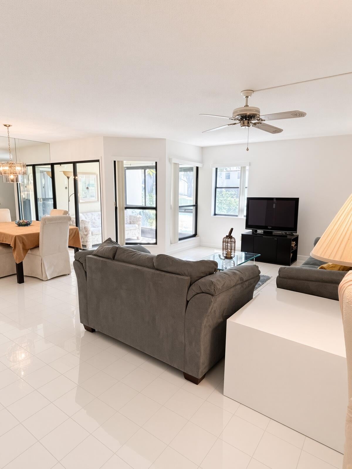 Properties 3335 Lucerne Park Drive