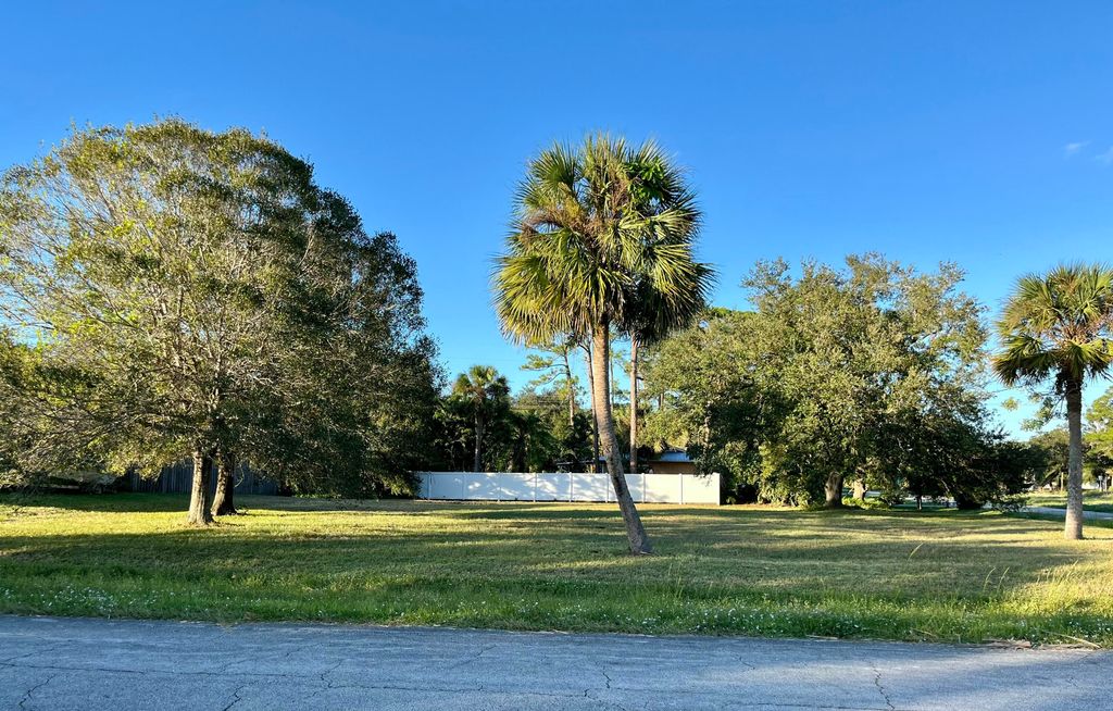Photo of 7302 Santa Barbara Drive, Fort Pierce, FL 34951 (MLS # R11038806)