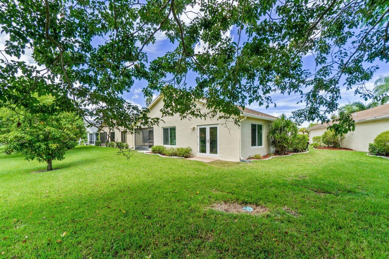 BOCA FONTANA - Residential Lease