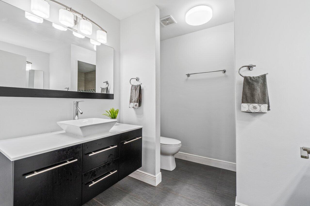 BOCA FONTANA - Residential Lease