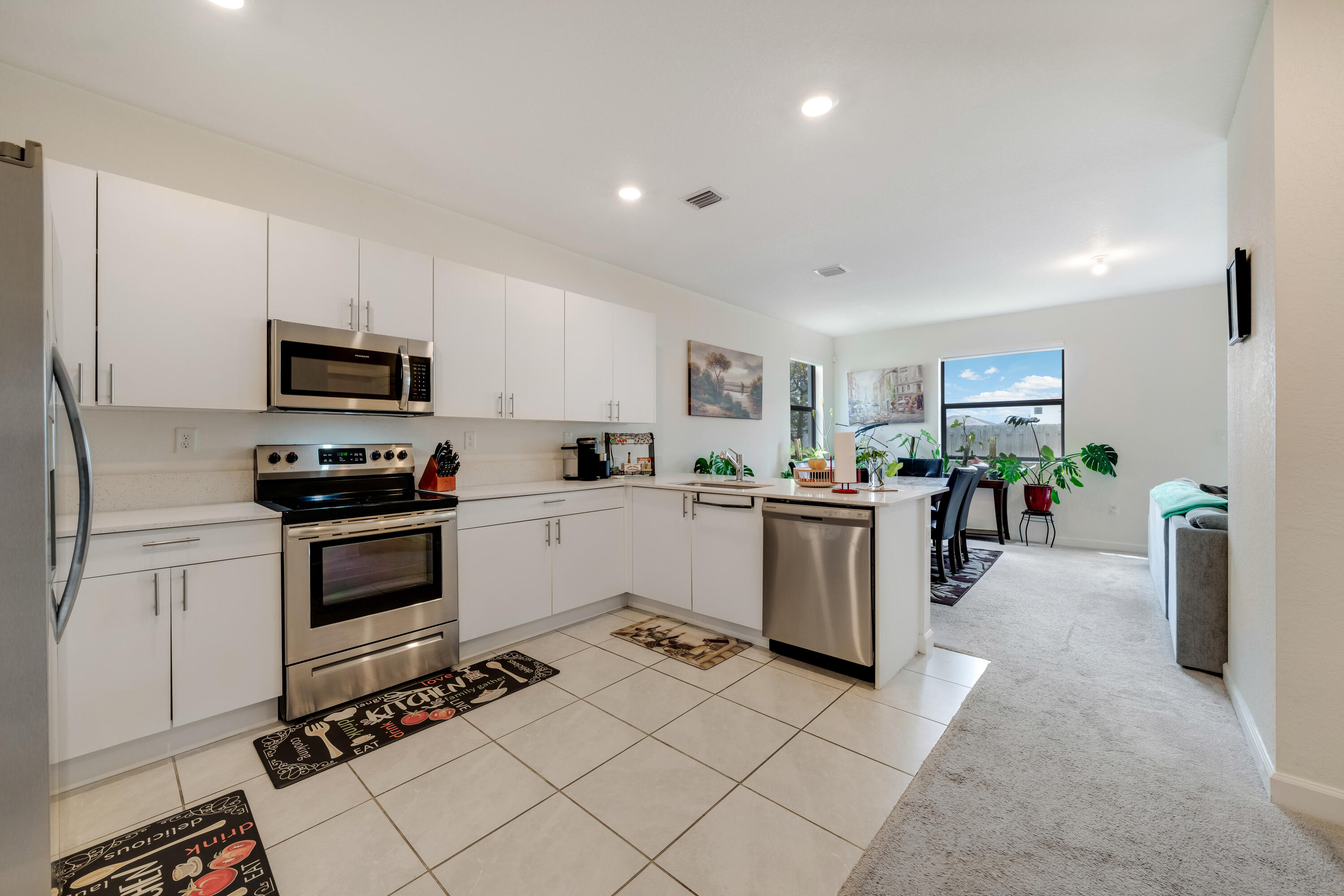 KENDALL ASSEMBLAGE SOUTH - Residential