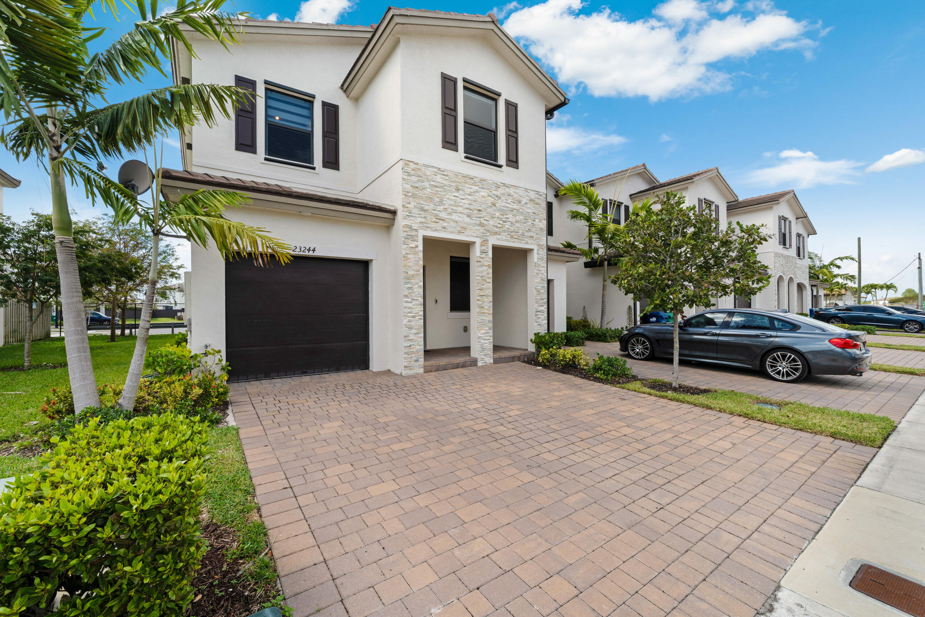 KENDALL ASSEMBLAGE SOUTH - Residential