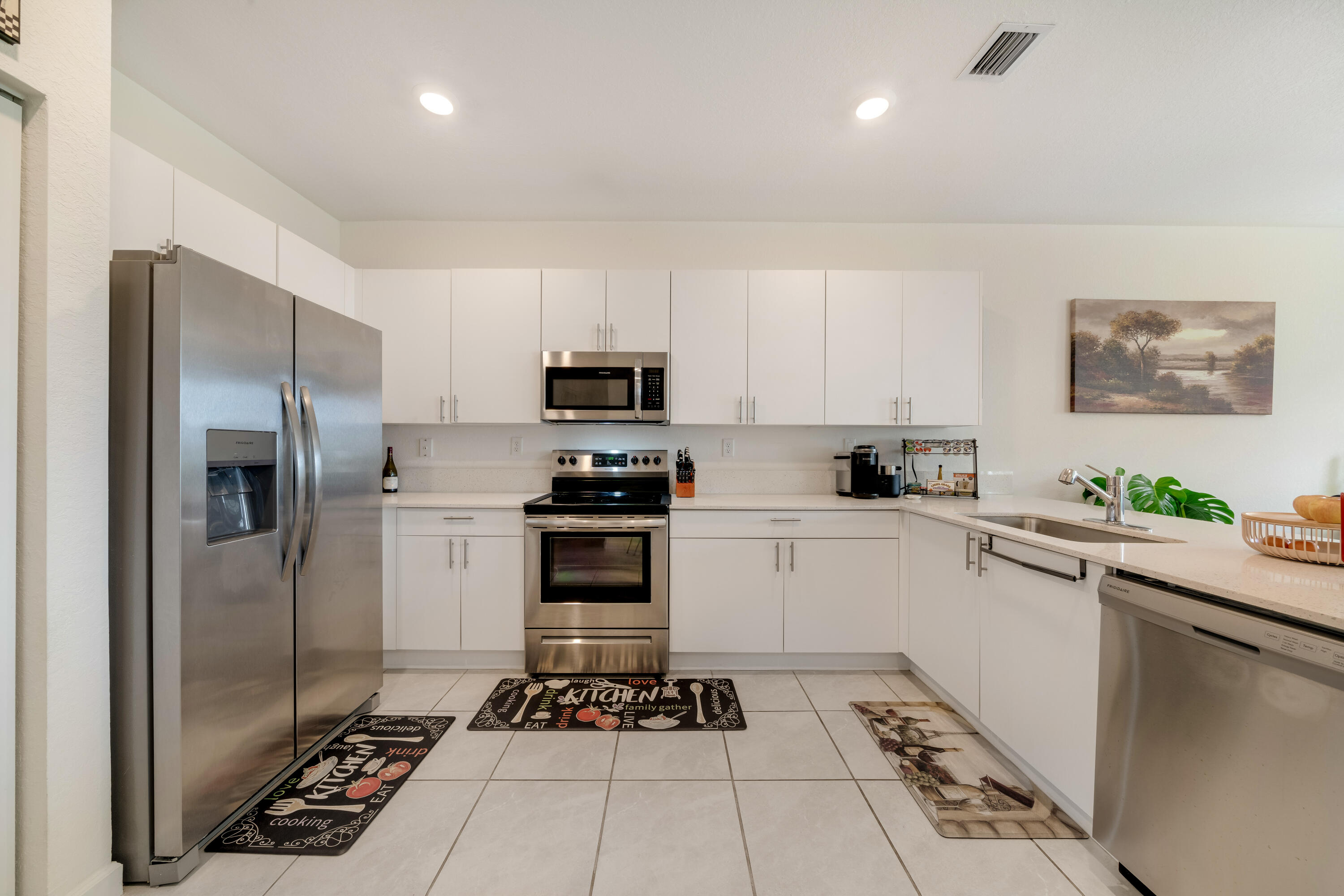 KENDALL ASSEMBLAGE SOUTH - Residential