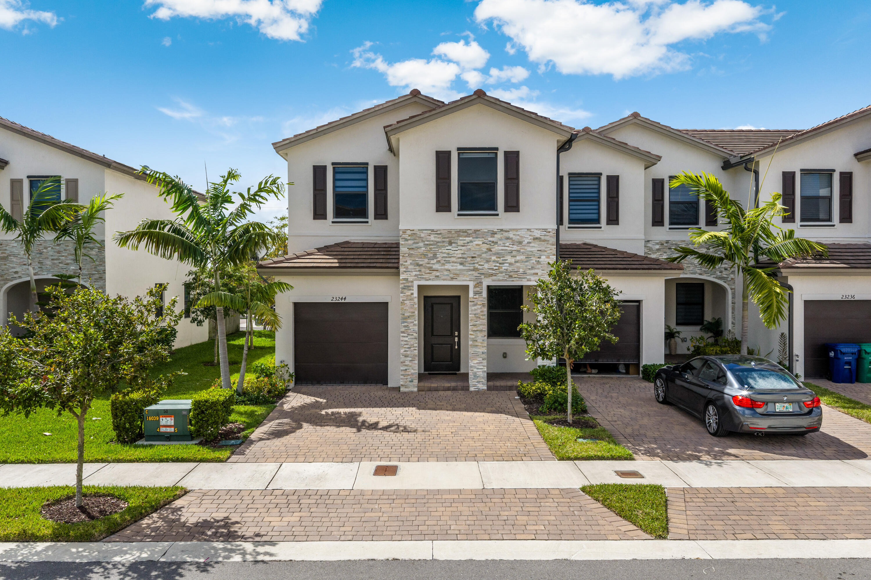 KENDALL ASSEMBLAGE SOUTH - Residential