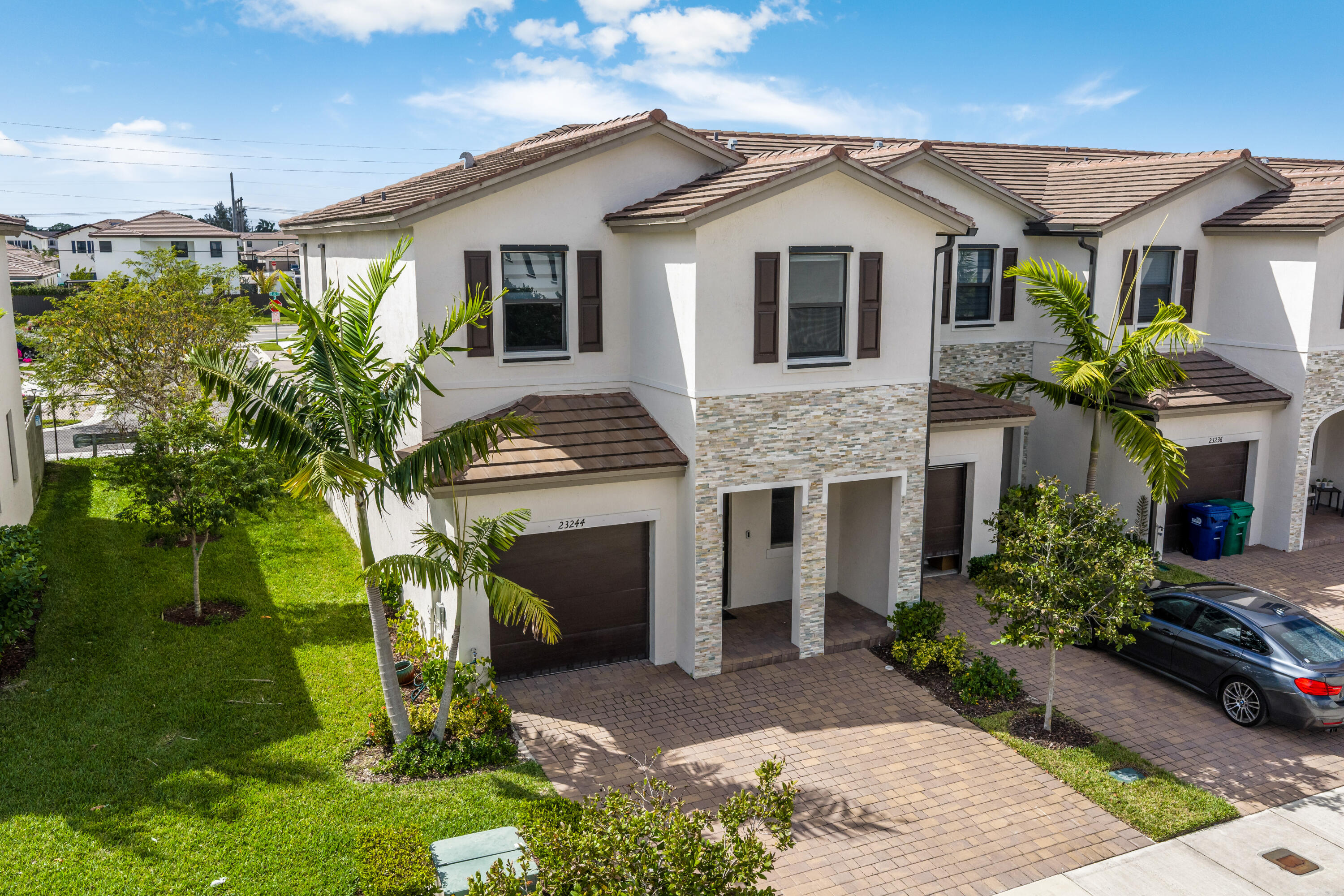 KENDALL ASSEMBLAGE SOUTH - Residential