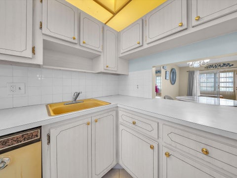 Tiny photo for 7807 GOLF CIR Drive #105, Margate, FL 33063 (MLS # B26063779)
