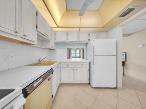 Tiny photo for 7807 GOLF CIR Drive #105, Margate, FL 33063 (MLS # B26063779)