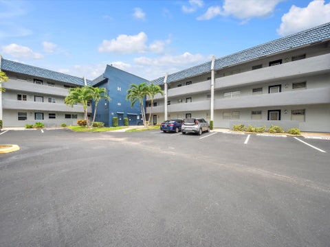 Tiny photo for 7807 GOLF CIR Drive #105, Margate, FL 33063 (MLS # B26063779)