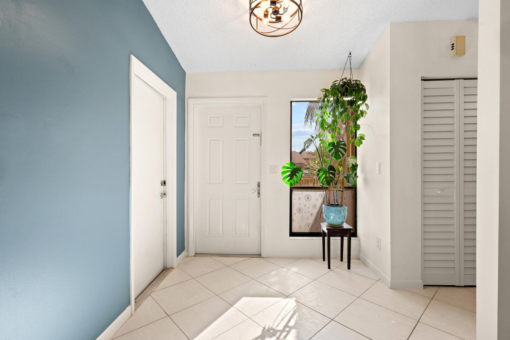 Photo of 14 Walcott Drive, Boynton Beach, FL 33426 (MLS # R10956888)