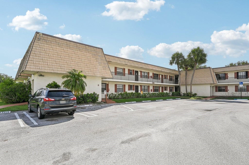 Photo of 4682 OAK TERRACE Drive #4682, Greenacres, FL 33463 (MLS # B26070046)
