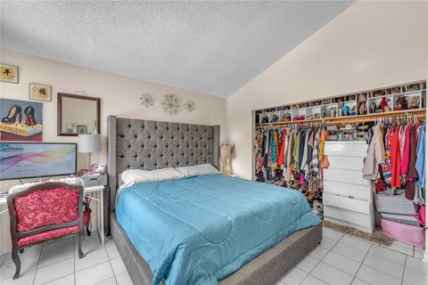 Townhouse in Plantation FL 13286 5th Ct 7.jpg