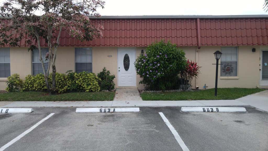 Photo of 661 Marlboro Oval #B, Lake Worth, FL 33467 (MLS # R10901135)