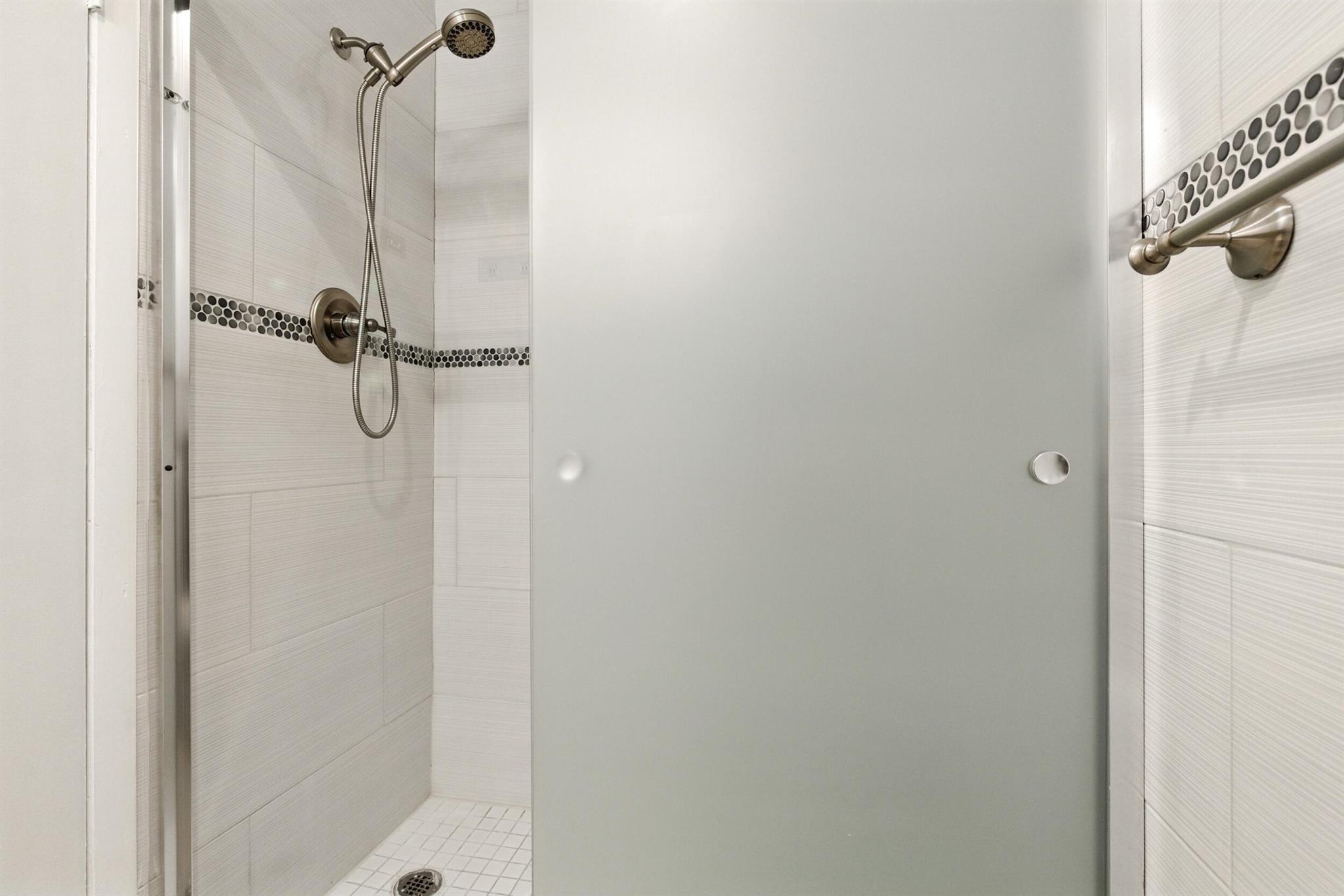 MEED RACQUET CLUB 4 - Residential Lease