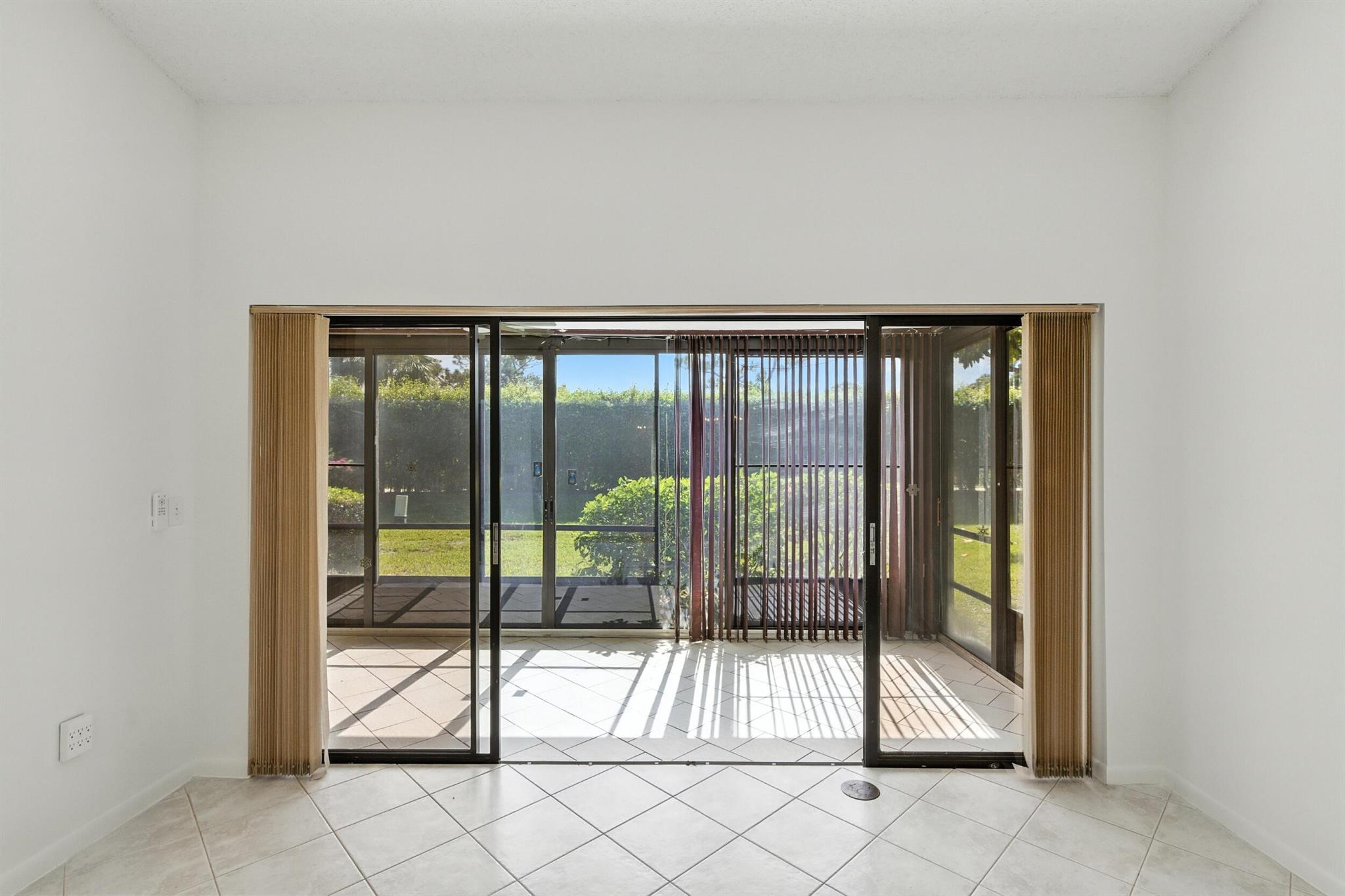 MEED RACQUET CLUB 4 - Residential Lease