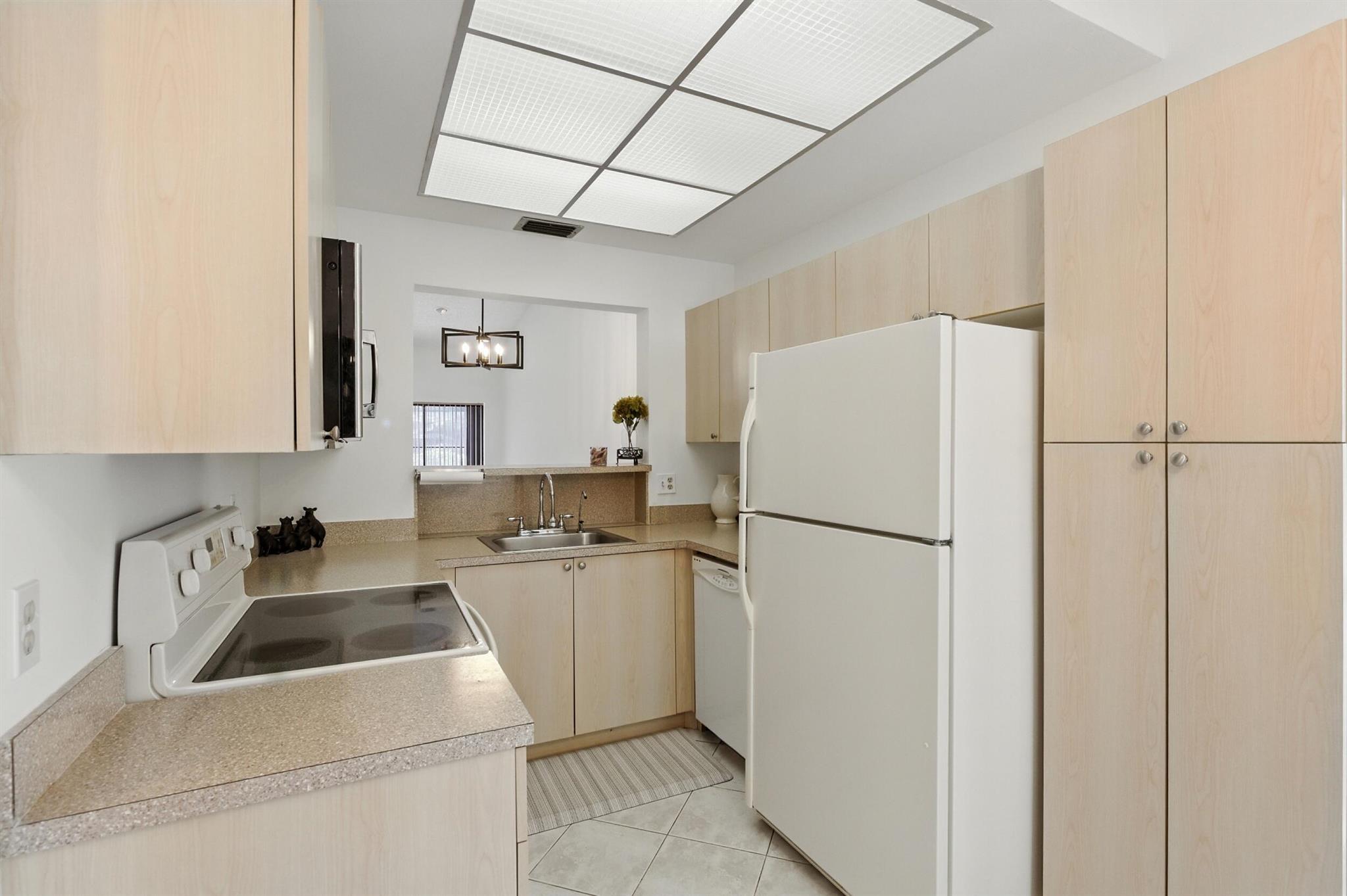 MEED RACQUET CLUB 4 - Residential Lease