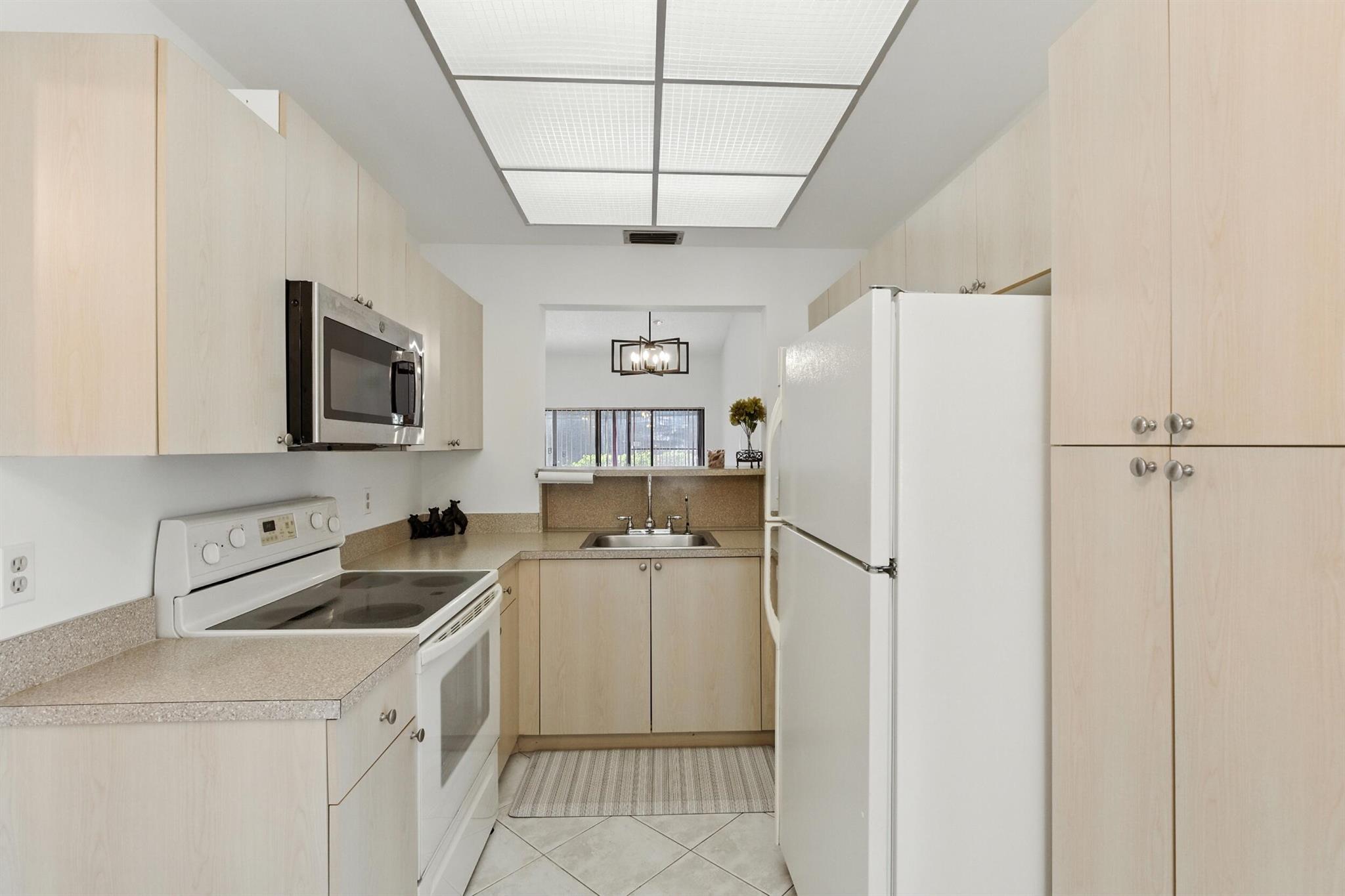 MEED RACQUET CLUB 4 - Residential Lease