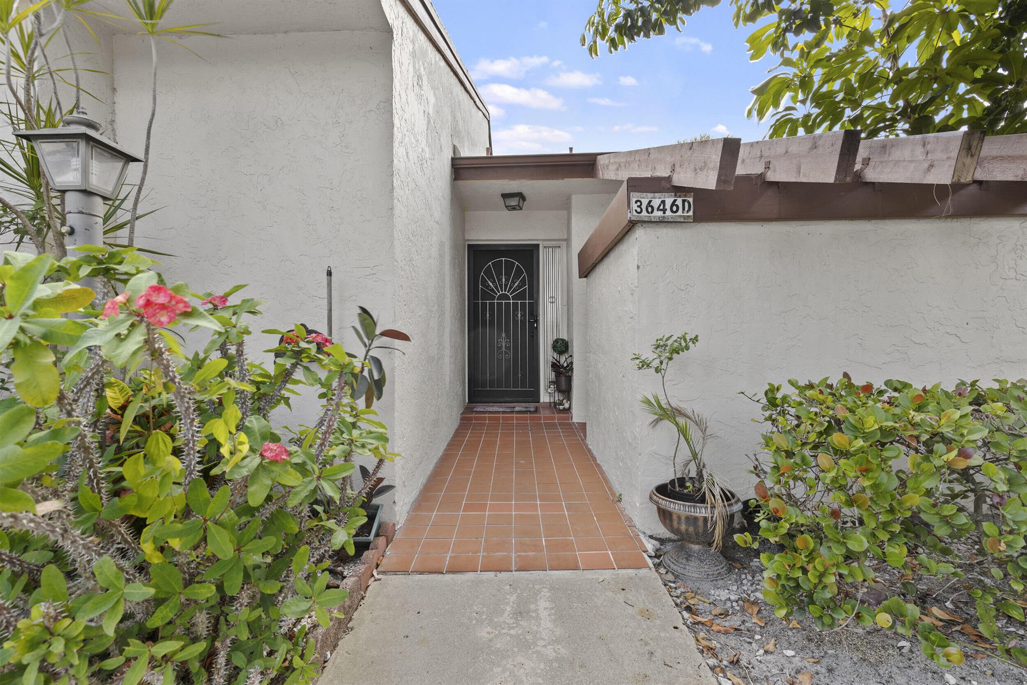 MEED RACQUET CLUB 4 - Residential Lease