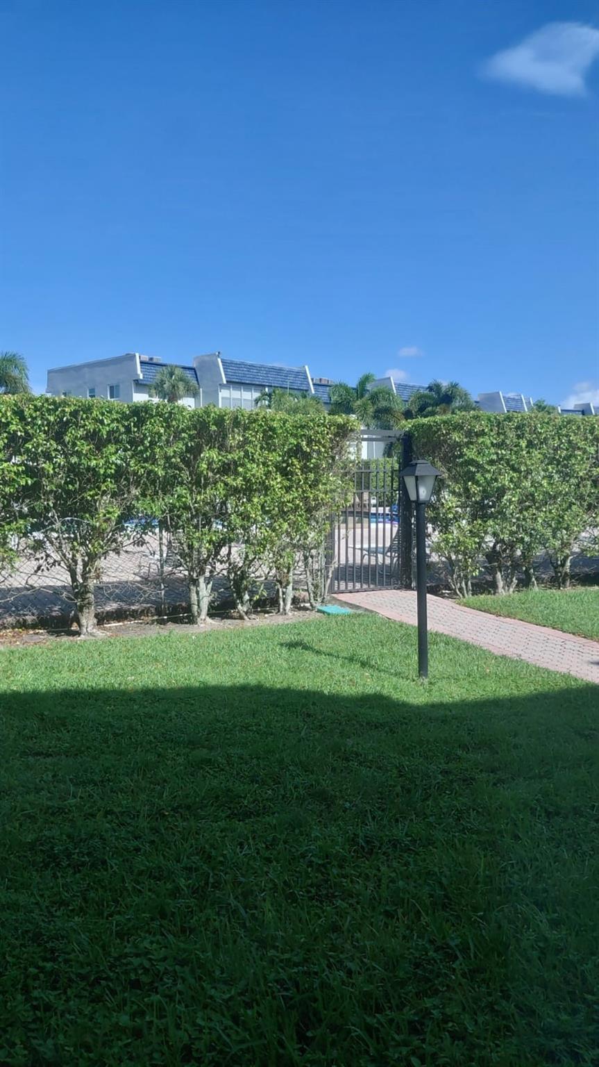 ORIOLE GOLF & TENNIS CLUB - Residential