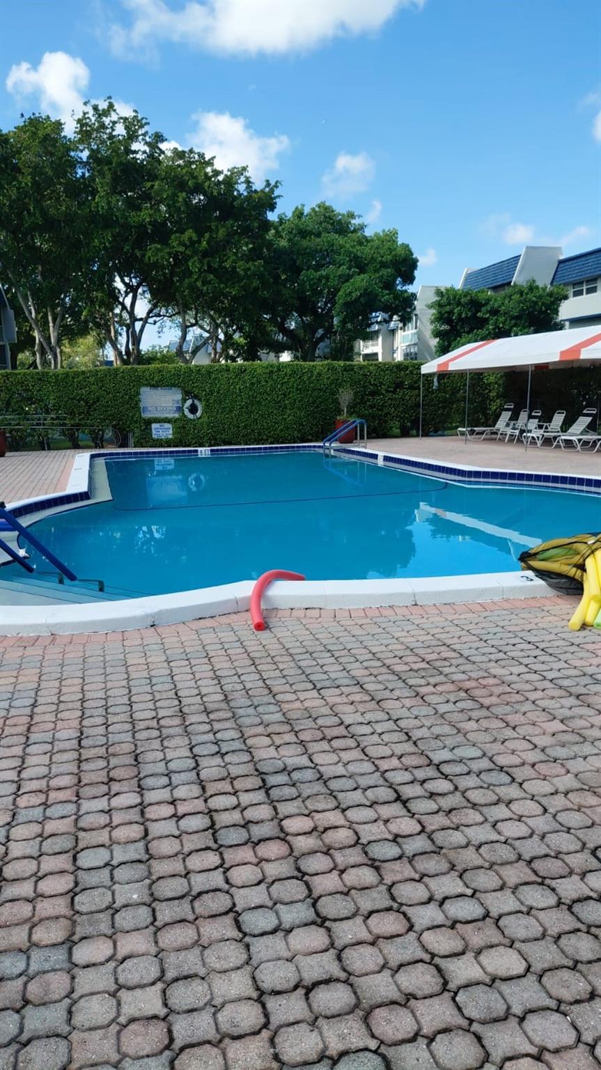 ORIOLE GOLF & TENNIS CLUB - Residential