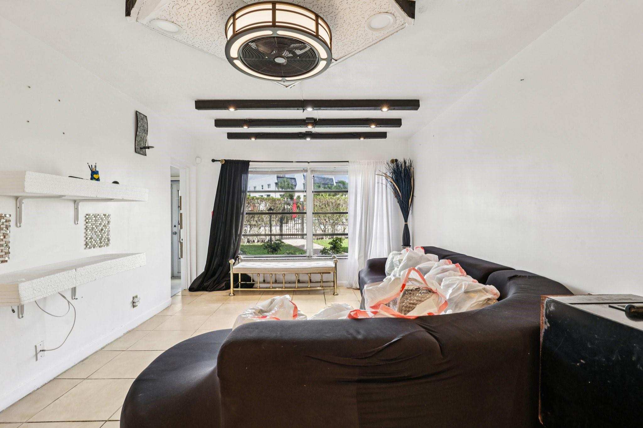 ORIOLE GOLF & TENNIS CLUB - Residential