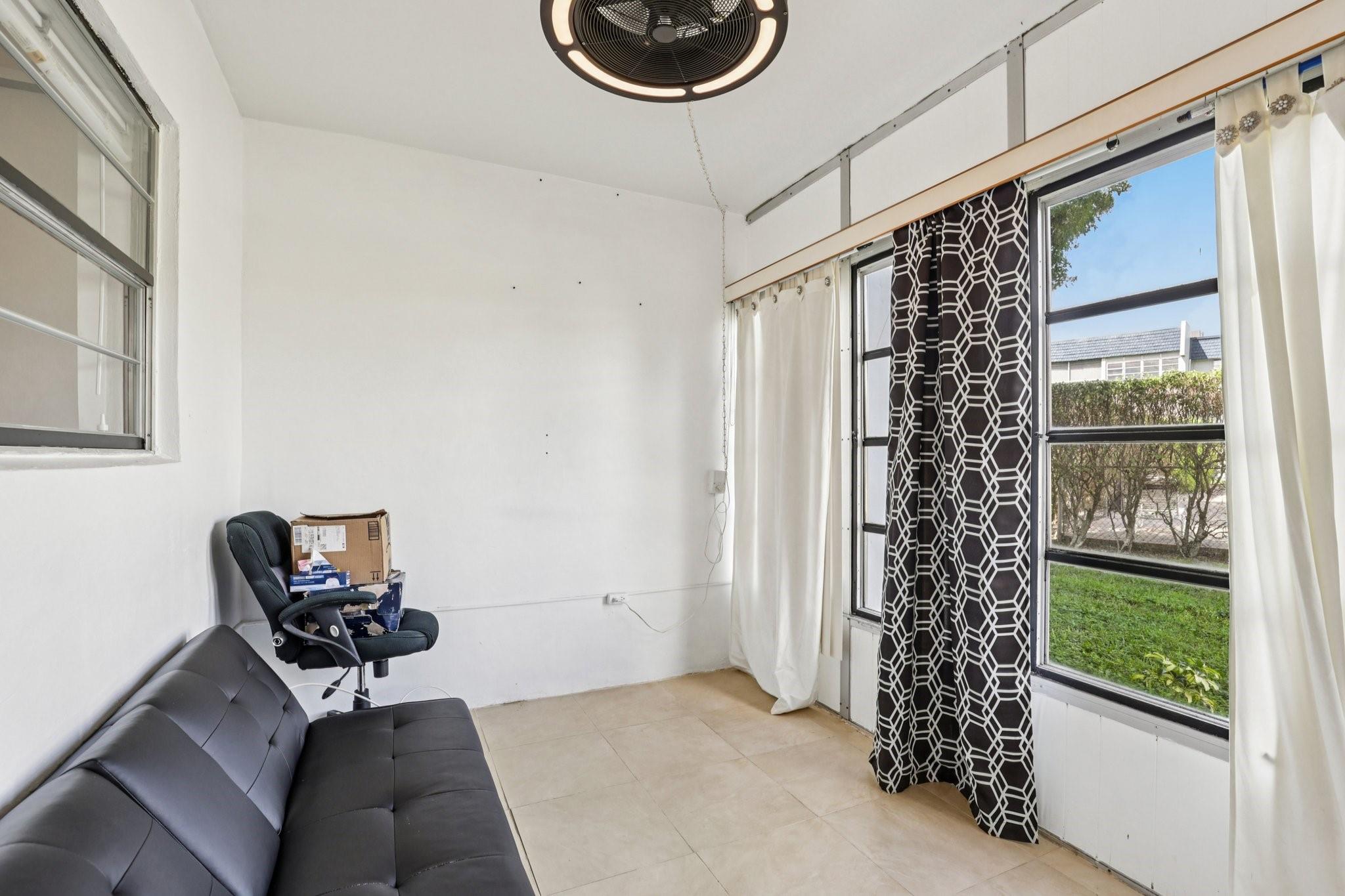 ORIOLE GOLF & TENNIS CLUB - Residential