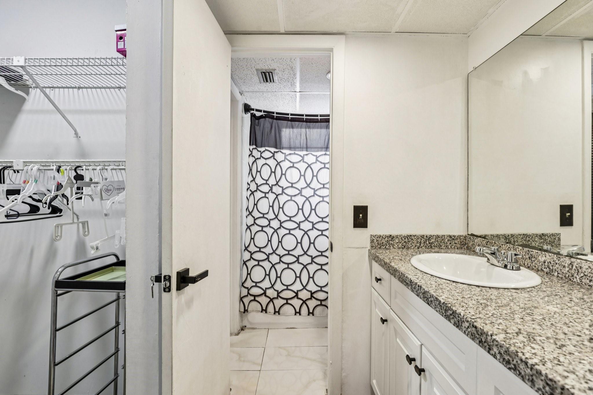 ORIOLE GOLF & TENNIS CLUB - Residential